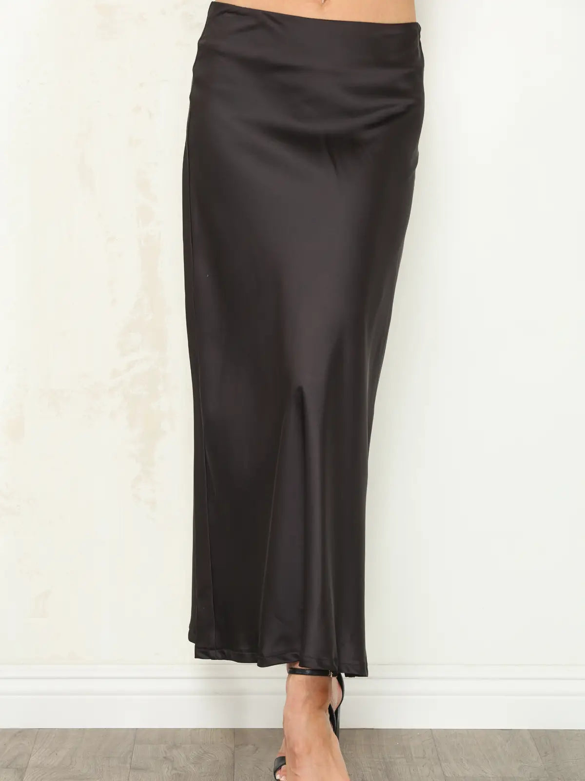 Paparazzi - Stretch Satin Bias-Cut Skirt with Side Zip