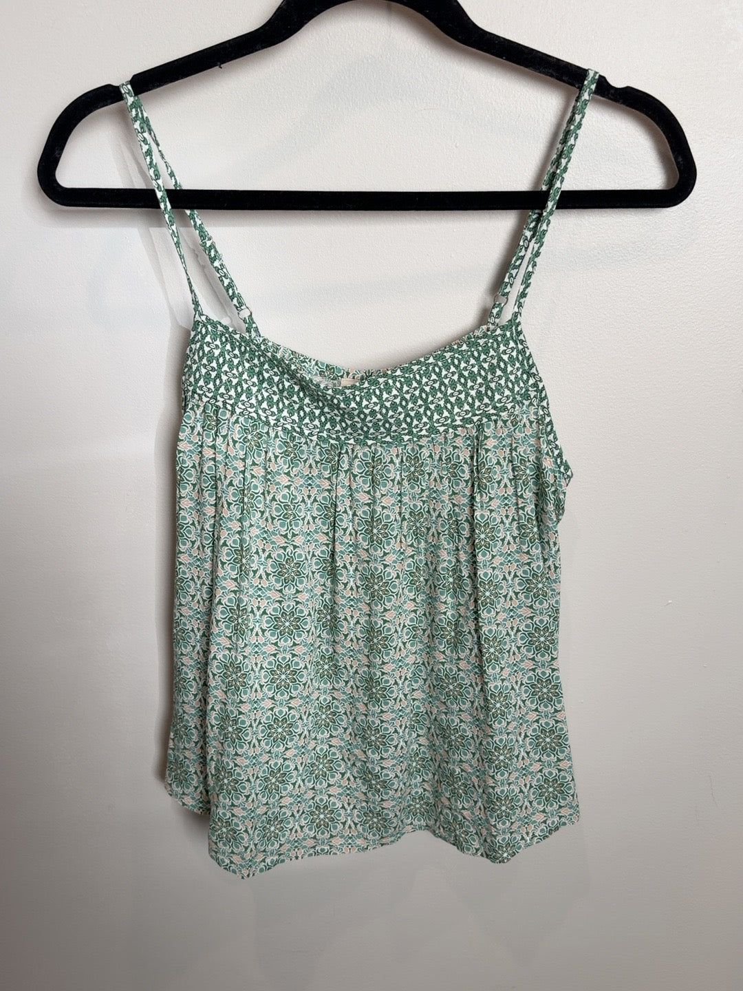 Elan green patterned flowy spaghetti strap top