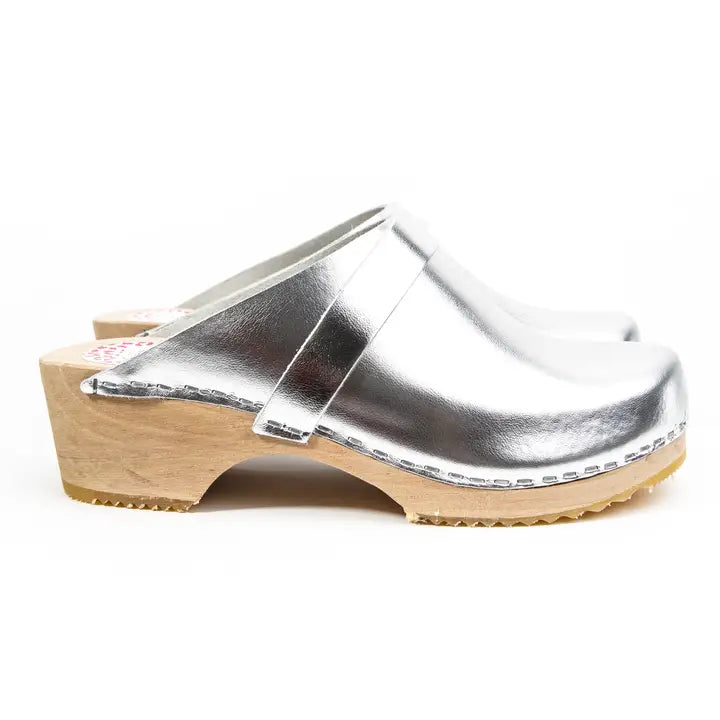 Lili & Lala - Silver Clogs
